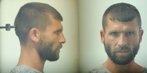 Στη δημοσιότητα