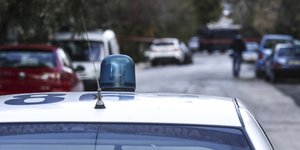 Ληστής ντύνεται σαν τους Anonymous και χτυπάει ΕΛΤΑ 