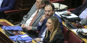 «Υπεύθυνοι για την παράταση της οικονομικής κρίσης»