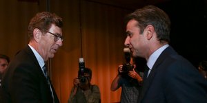 Ο Κωνσταντίνος Συνολάκης και ο Κυριάκος Μητσοτάκης /Φωτογραφία intime news