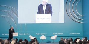 Θέμα του συνεδρίου «Democracy in Danger: Solutions for a changing world»