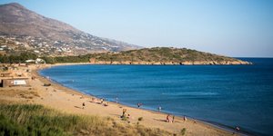 Δύο παραλίες της Ανδρου χάνουν τη «Γαλάζια Σημαία» (Φωτογραφία: EUROKINISSI/ ΛΥΔΙΑ ΣΙΩΡΗ)