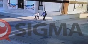 Η στιγμή που ο δράστης οδηγεί εκτός σχολείου τα δύο αγοράκια 