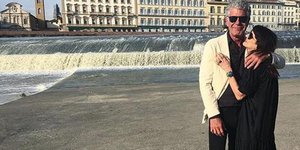 Άζια Αρτζέντο και Άντονι Μπουρντέν στην Ιταλία. Φωτογραφία: Instagram 