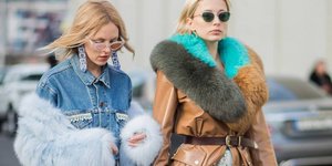 Γυναίκες ποζάρουν στο φακό/Φωτογραφία Instagram @thestyleograph