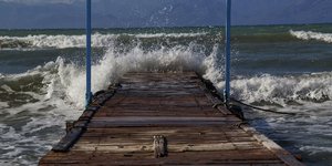 Η παραλία της Ρόδας στην Κέρκυρα (Φωτογραφία: EUROKINISSI/ ΓΙΩΡΓΟΣ ΚΟΝΤΑΡΙΝΗΣ)