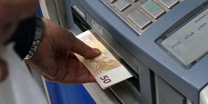 Ανάληψη από ΑΤΜ/Φωτογραφία: Eurokinissi