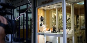 Ληστεία σε κοσμηματοπωλείο στην Ομόνοια (Φωτογραφία: EUROKINISSI/ΓΙΑΝΝΗΣ ΠΑΝΑΓΟΠΟΥΛΟΣ)