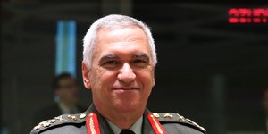Ο επίτιμος αρχηγός ΓΕΕΘΑ