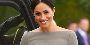 Δύο γυναίκες καταγράφουν- στιλιστικά- κάθε κίνηση της Μέγκαν Μαρκλ. Φωτογραφία: AP