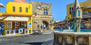 Σχεδόν 4 εκατομμύρια τουρίστες για το οχτάμηνο