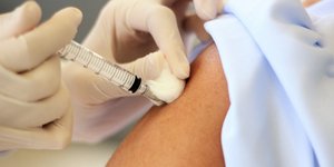 Εμβολιασμοί  /Φωτογραφία shutterstock