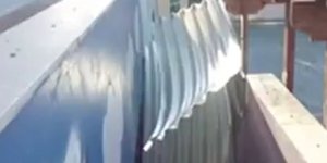 «Εφυγε» στέγη από το 2ο δημοτικό σχολείο στο Καματερό / Φωτογραφία: skai.gr