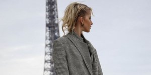 Μοντέλα ποζάρει στον φακό/ Φωτογραφία: Shutterstock