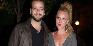 Ο Ορέστης Τζιόβας με την σύζυγό του