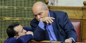 Στα... μαχαίρια ο Ν. Παππάς (αριστερά) με τον Ν. Βούτση (δεξιά) -Φωτογραφία: Intimenews/ΝΤΟΥΝΤΟΥΜΗΣ ΧΡΗΣΤΟΣ