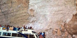 κατολίσθηση στο Ναυάγιο/Φωτογραφία: Eurokinissi