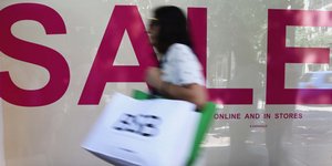 Ξεκινούν την Πέμπτη οι εκπτώσεις/ Φωτογραφία: EUROKINISSI