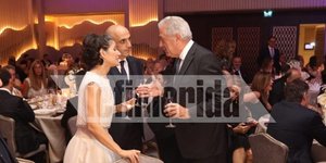Ο Δημήτρης Αβραμόπουλος εύχεται στο ζευγάρι