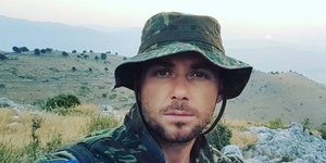 Ο Κωνσταντίνος Κατσίφας που έπεσε νεκρός από σφαίρες Αλβανών αστυνομικών