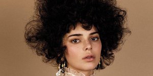 Η Κένταλ Τζένερ ποζάρει για την Vogue