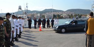Αυτήν την ώρα γίνεται στην Λέσβο η κηδεία του ήρωα Κυριάκου Παπαδόπουλου- φωτογραφίες ΑΠΕ