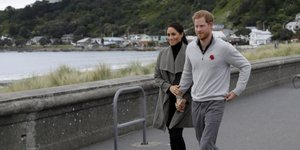 Η Μέγκαν Μαρκλ και ο πρίγκιπας Χάρι στη Νέα Ζηλανδία /Φωτογραφία: AP/Kirsty Wigglesworth