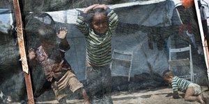 Ο καταυλισμός στη Μόρια Λέσβου -Φωτογραφία: AP Photo/Petros Giannakouris