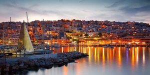 Βόλτα στο Μικρολίμανο/ Φωτογραφία: Shutterstock