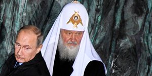 Ο Βλαντίμιρ Πούτιν και ο Πατριάρχης Μόσχας Κύριλλος (Φωτογραφία αρχείου: Alexander Nemenov/Pool Photo via AP)