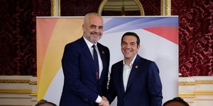 Ο Αλβανός πρωθυπουργός Εντι Ράμα σε παλαιότερη συνάντησή του με τον Αλέξη Τσίπρα/Φωτογραφία: Eurokinissi