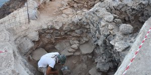 Ανασκαφή του προϊστορικού οικισμού στην θέση «Κοίμηση Θηρασίας»