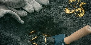 Θησαυρός στο χώμα/ Φωτογραφία: Shutterstock