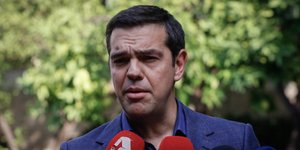 Οι δηλώσεις του πρωθυπουργού μετά την παραίτηση Κοτζιά -Φωτογραφία: EUROKINISSI/ΓΙΩΡΓΟΣ ΚΟΝΤΑΡΙΝΗΣ