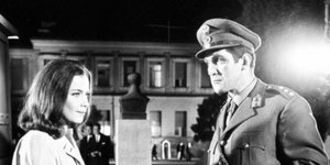 Τζένη Καρέζη και Κώστας Καζάκος στο «Κοντσέρτο για πολυβόλα»