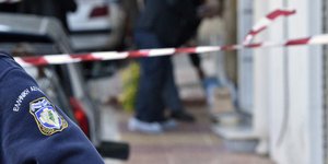 Αστυνομικός σε ώρα υπηρεσίας / Φωτογραφία: Eurokinissi