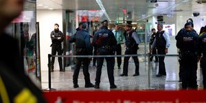 Συναγερμός σήμανε το πρωί στον σιδηροδρομικό σταθμό της Βαρκελώνης (Φωτογραφία: AP/Joan Monfort)