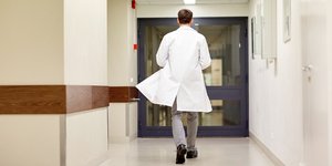 Γιατρός/ Φωτογραφία: Shutterstock 