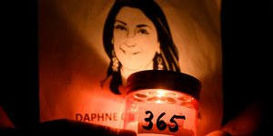 Tελετή μνήμης για την Ντάφνι Καρουάνα Γκαλιζία που δολοφονήθηκε 13 μήνες πριν/Φωτογραφία: AP