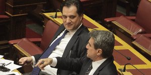 Ο Αδωνις Γεωργιάδης και ο Ανδρέας Λοβέρδος / Φωτογραφία: EUROKINISSI/ΓΙΩΡΓΟΣ ΚΟΝΤΑΡΙΝΗΣ