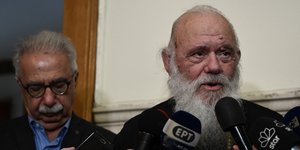 Ο Αρχιεπίσκοπος Ιερώνυμος και ο υπουργός Παιδείας Κώστας Γαβρόγλου / Φωτογραφία: InTime News