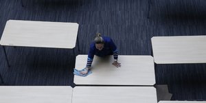 Δέκα χρόνια κάθειρξη σε καθαρίστρια επειδή έκανε το απολυτήριο Ε δημοτικού που είχε ΣΤ Δημοτικού- φωτογραφία sooc.gr