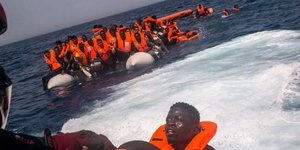 Διάσωση μεταναστών στις ακτές της Ισπανίας/Φωτογραφία: ΑΡ