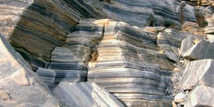 Παλιά λατομεία και σχιστήρια της Τήνου του δρ Αλέκου Ε. Φλωράκη