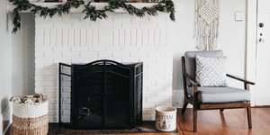 Στο εσωτερικό ενός design σπιτιού με σκανδιναβικό στιλ διακόσμησης/ Φωτογραφία: Unsplash/ Camylla Battani