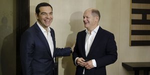 Ο Αλέξης Τσίπρας με τον Ολαφ Σολτς/ Φωτογραφία: EUROKINISSI/ΓΡ. ΤΥΠΟΥ ΠΡΩΘΥΠΟΥΡΓΟΥ/ ANDREA BONETTI