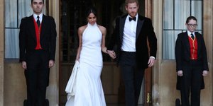 Η Μέγκαν Μαρκλ με τον πρίγκιπά της στη δεξίωση του γάμου τους. Φωτογραφία: AP