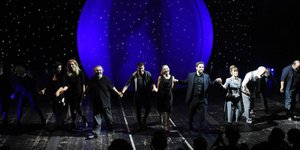 Στην θεατρική παράσταση