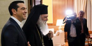 Ως πρώτο βήμα για το σαφή διαχωρισμό Εκκλησίας -κράτους βλέπουν διεθνή ΜΜΕ τη συμφωνία Τσίπρα-Ιερώνυμου (Φωτογραφία: Andrea Bonetti/ AP)