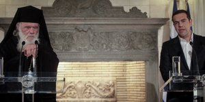 Ιερώνυμος και Αλέξης Τσίπρας κάνουν κοινές δηλώσεις στο Μαξίμου